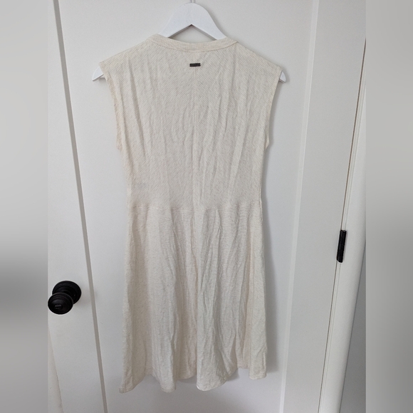 Lole Dress - Picture 3 of 4